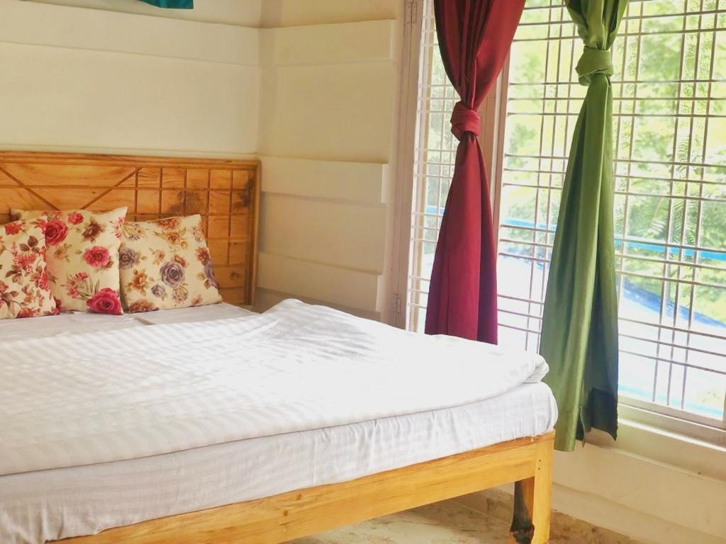 The Stream Side Hostel 무소리에 외부 사진